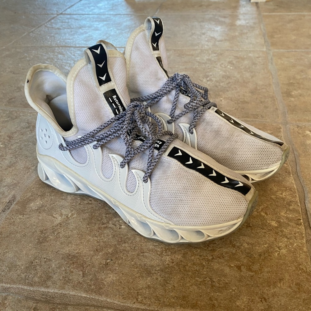 Men’s Athletic Shoes